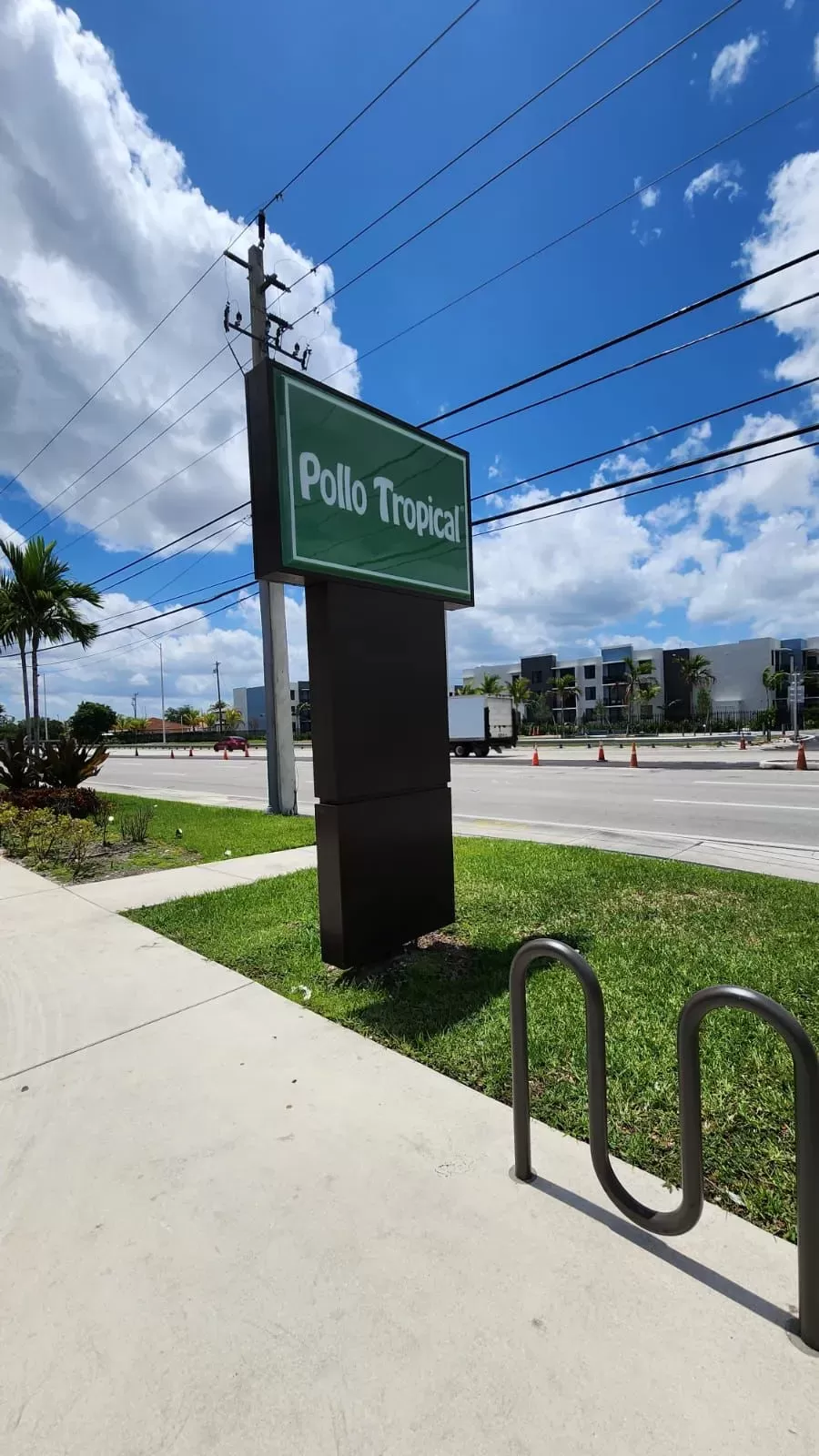 Pollo Tropical: Hialeah-FL